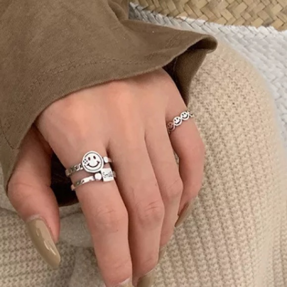 😊Insta smiling  Sterling silver ring - Picture 4 of 4
